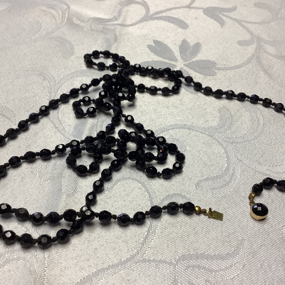 BLACK LONG CRYSTAL necklace. Nice vintage clasp MOMS COLLECTION - Picture 3 of 9